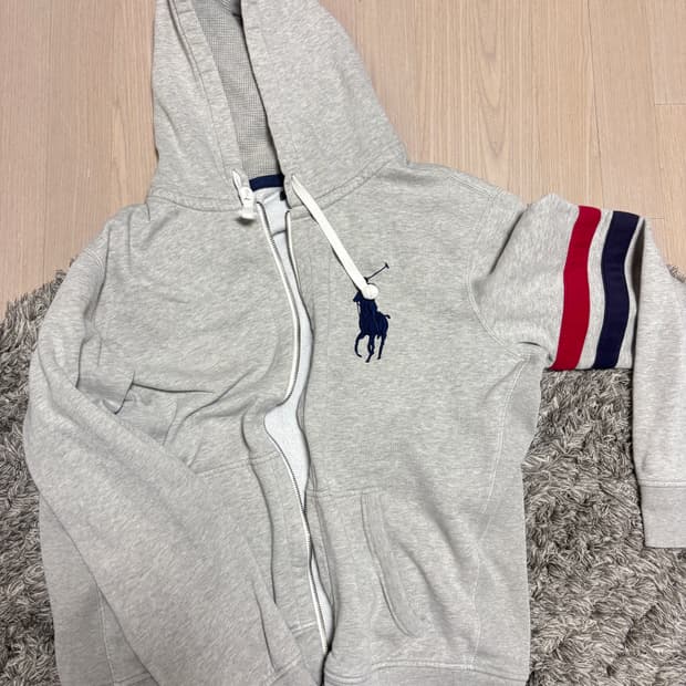 폴로 후드집업