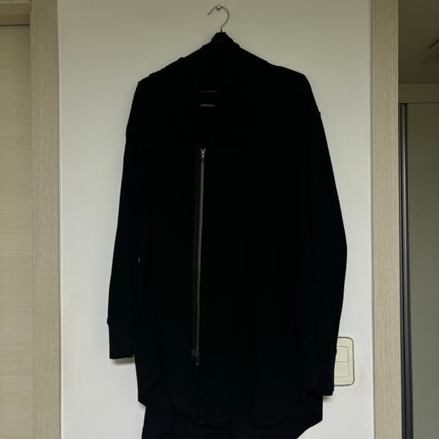 율리우스 숄카라 집업