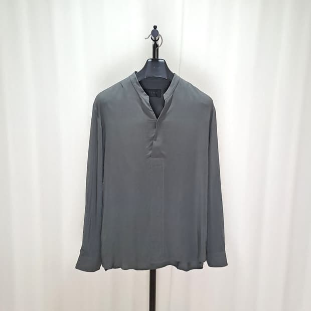 (택포) 타임옴므 노치넥 레이온 차콜 셔츠 100 C240