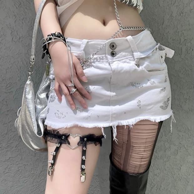 Constellation low rise skirt