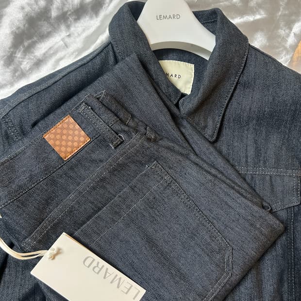 르마드 세미오버 패치 셋업 트러커 자켓 / 데님바지