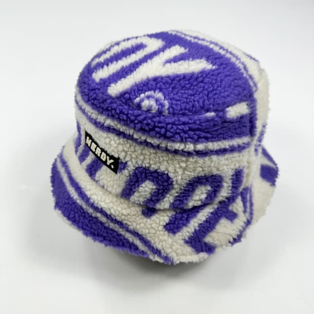 널디 홀로그램 퍼플 후리스 버킷햇 모자