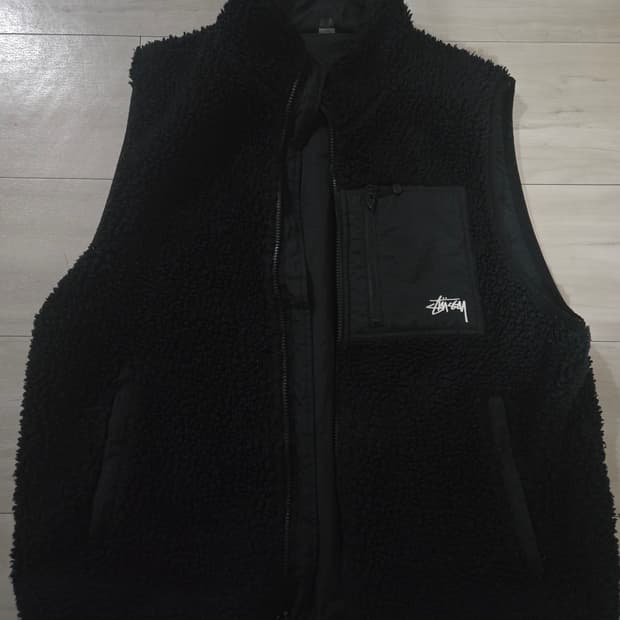 스투시 쉐르파 리버시블 베스트 블랙