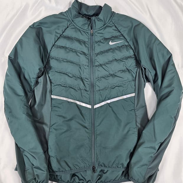 나이키에어로로프트자켓