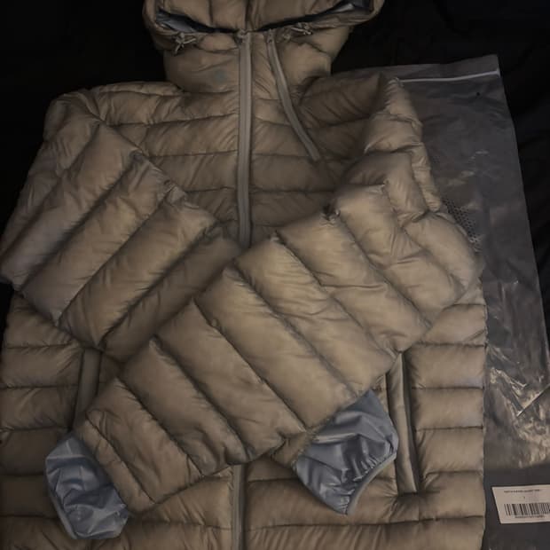 25fw 산산기어 서픽스 푸퍼 패딩 그레이