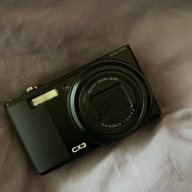 Ricoh CX3