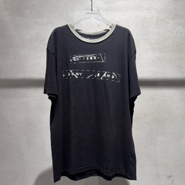 DKNY Jeans EST.1989 로고 링거 티셔츠