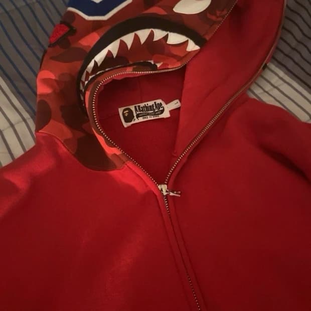베이프 반 카모 샤크 후드집업 레드