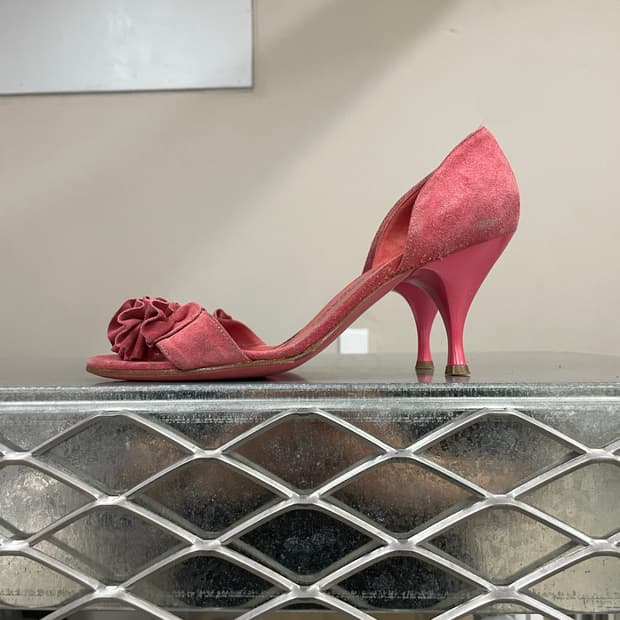 페레가모 새틴 러플 샌들 6.5