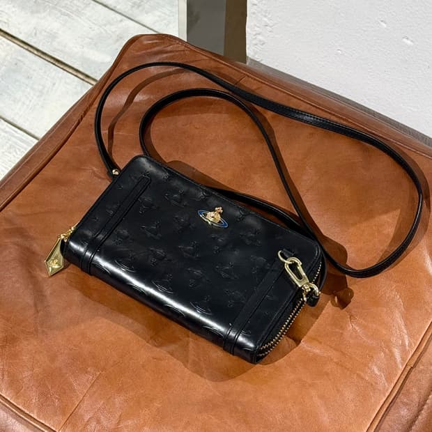 비비안웨스트우드 블랙 orb 패턴 롱 월렛 크로스 백