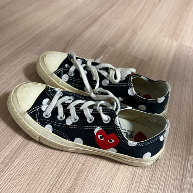 꼼데 컨버스 블랙 도트 