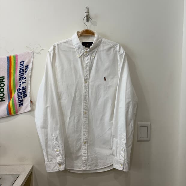 4. 폴로 화이트 셔츠