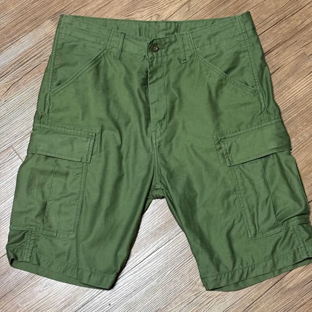 리바이스 올리브색 카고 반바지