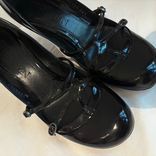 alexander mcqueen mary jane heels
