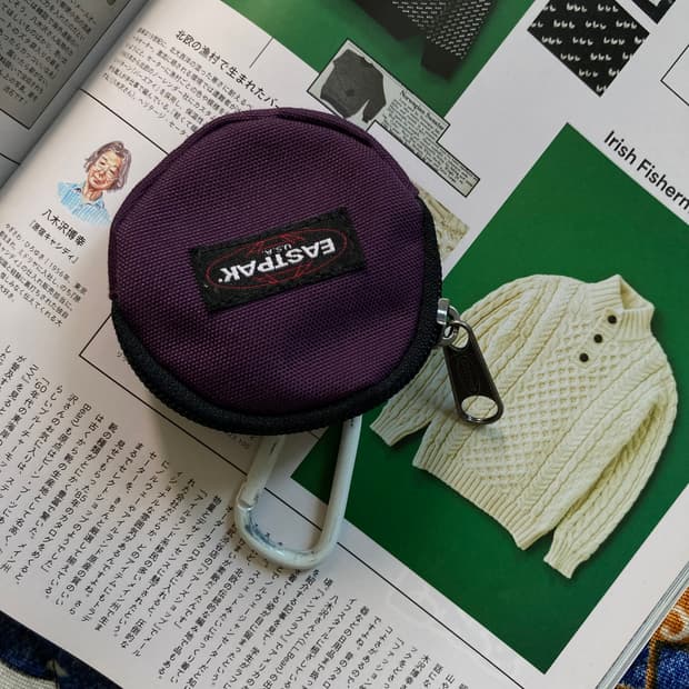 Eastpak 이스트팩 퍼플 지퍼 미니 파우치 동전지갑