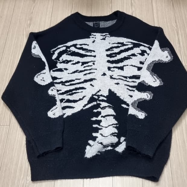 nevstudio 해골 프린팅 니트 블랙 스웨터(100)