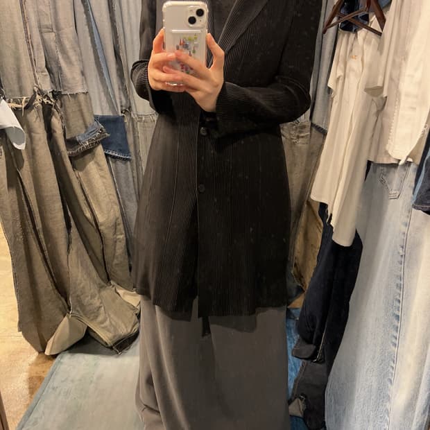 55 ) ISSEY MIYAKE Triacetate Pleats Coat