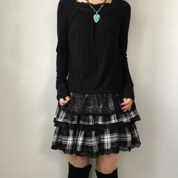 Axes femme lace trimming sleeve