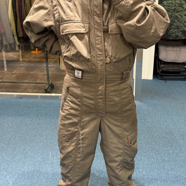 몽클레어 점프수트 made by asics