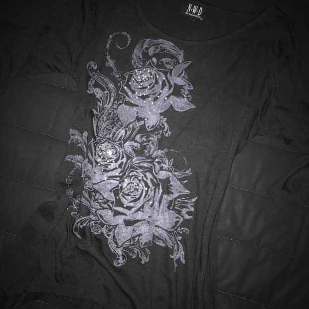 Rose Unbalanced T-shirt