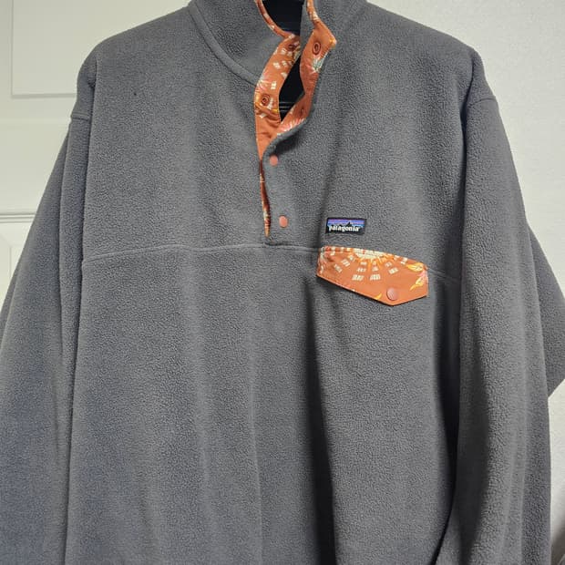 파타고니아 신칠라 그레이 L 플로럴