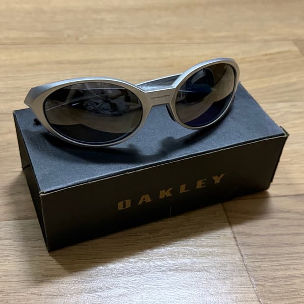 오클리 아이자켓 실버
