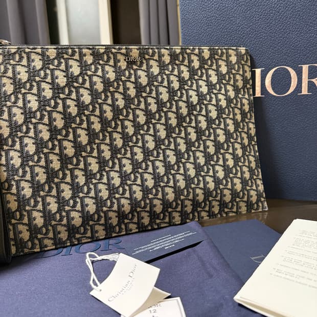 디올 오블리크 A4 클러치백