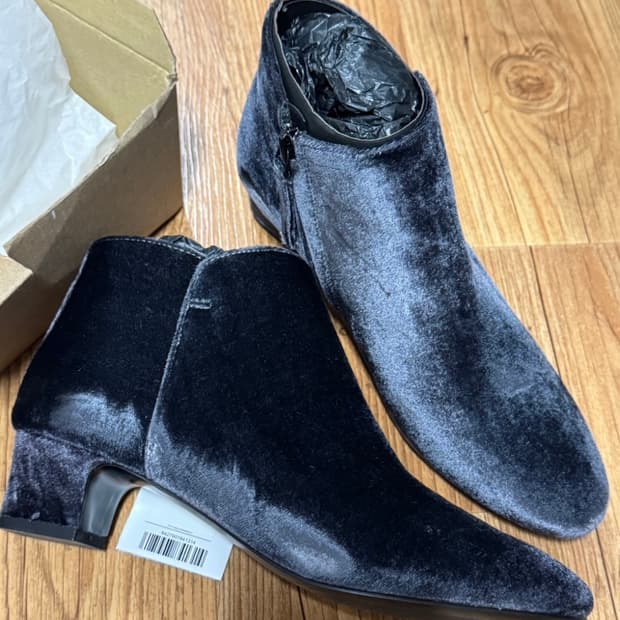 MANGO 벨벳 앵클부츠 챠콜