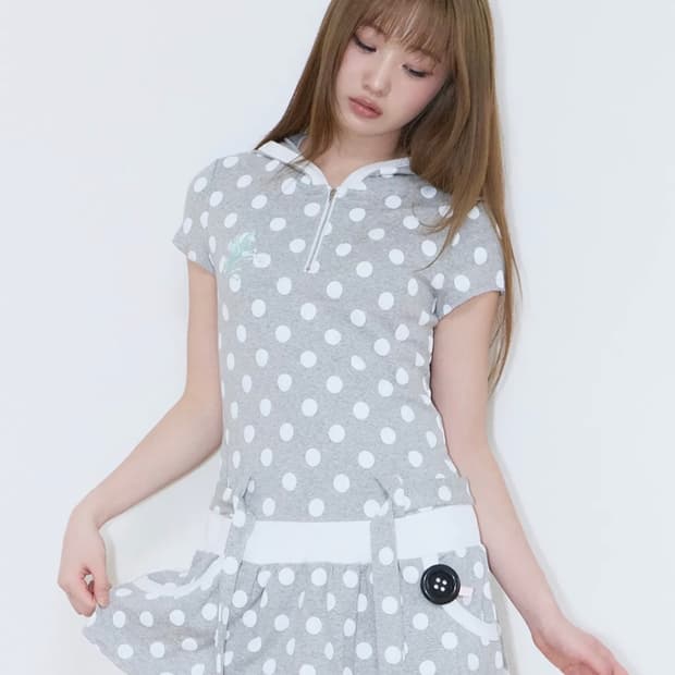 러브이즈트루 도트 후드 미니 원피스