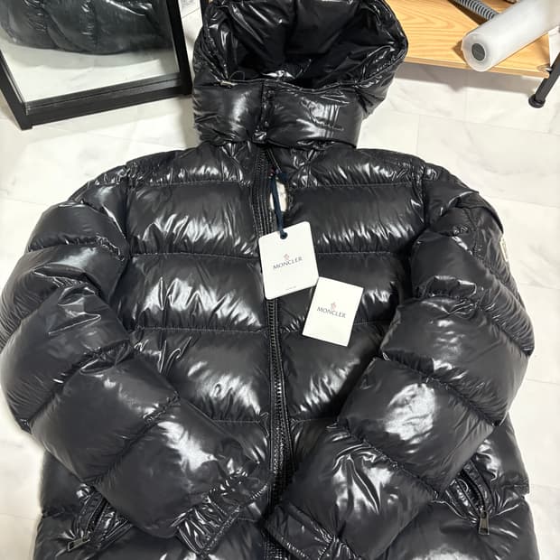 몽클레어 패딩 마야 4사이즈 새상품급 제품 판매