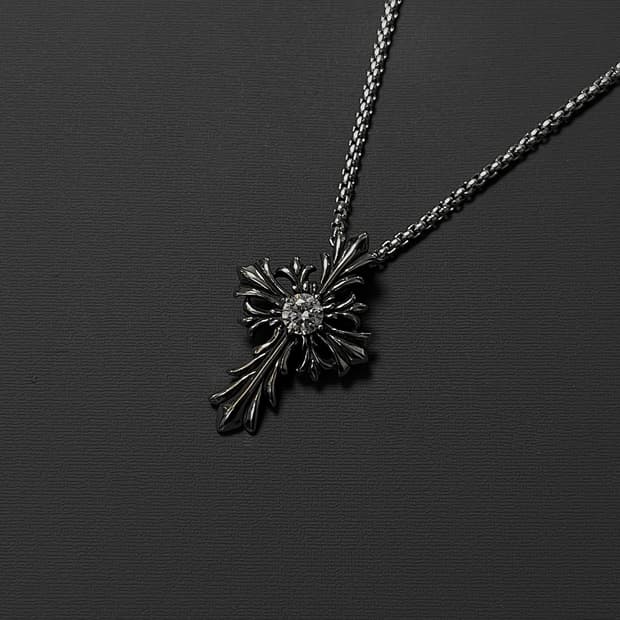 엔틱 크로스 목걸이