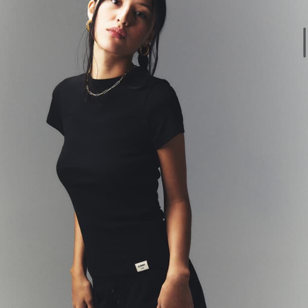 글로니 핏티드 반팔티 블랙 