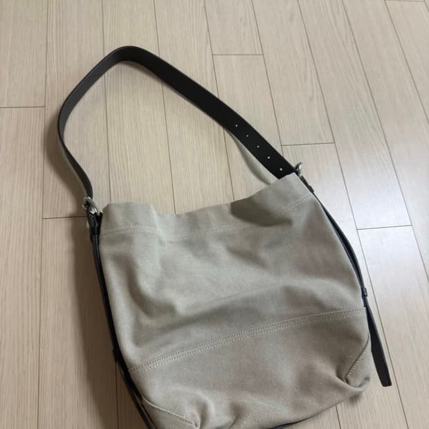 르메르 벨티드 스몰 토트백