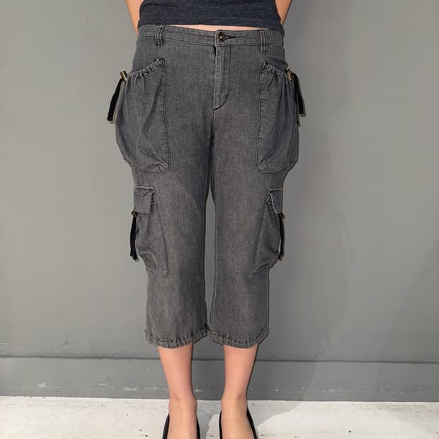 Multi pocket design capri pants
