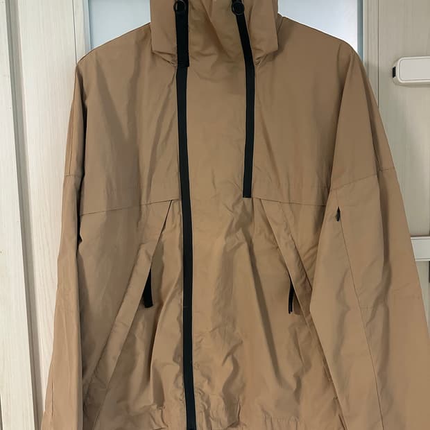 자라 하이넥 바람막이 L