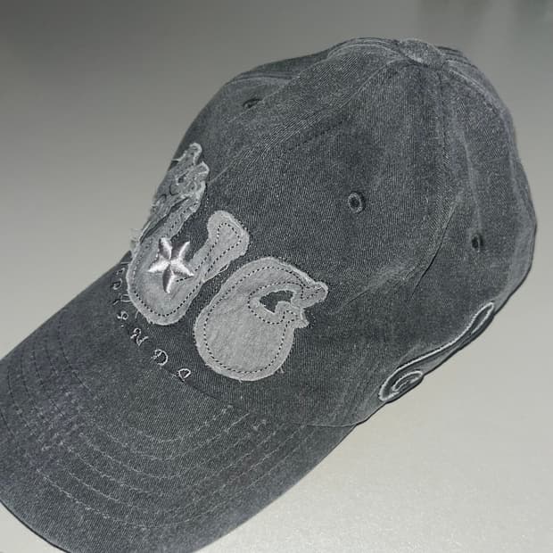 허그 유어 스킨 허그 프렌즈 캡 차콜