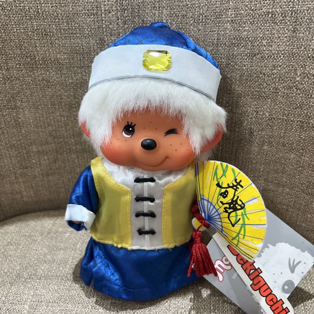 귀여운 표정 윙크 몬치치