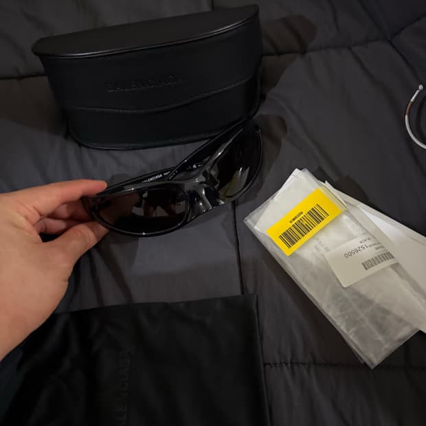 발렌시아가 스킨캣 선글라스