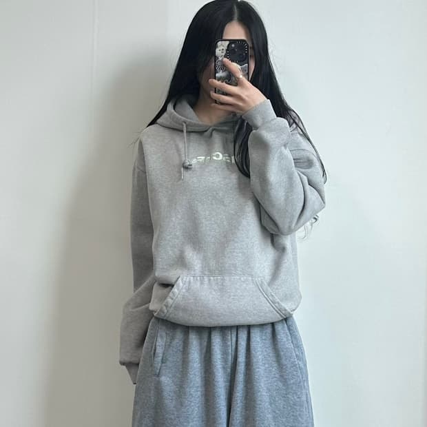 미스치프 자수로고 그레이 후드티