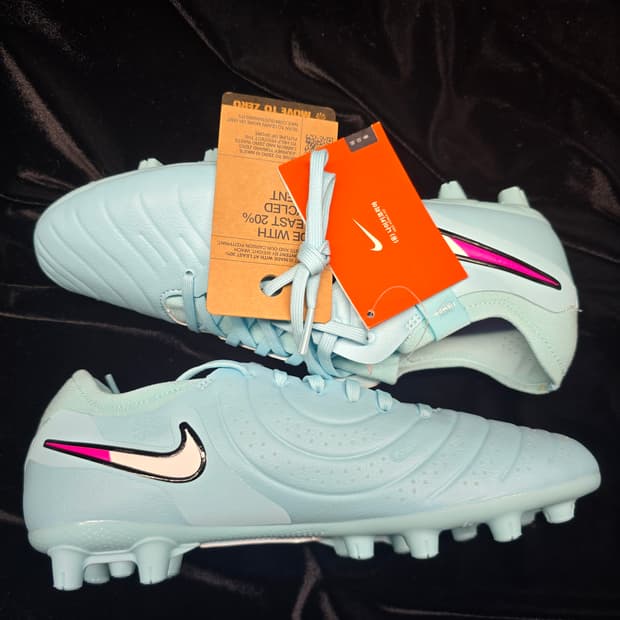 새제품)나이키 티엠포 레전드 10 프로 HG 260 판매합니다.