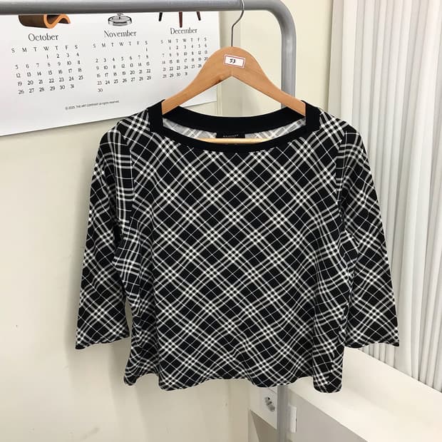 버버리 블랙 사선 체크 7부 긴팔티