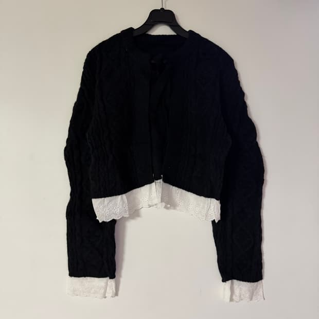 새상품 여자 꽈배기 레이스 크롭 가디건 (블랙)
