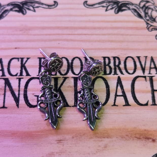 킹크로치 로얄 대거 이어링 은 귀걸이