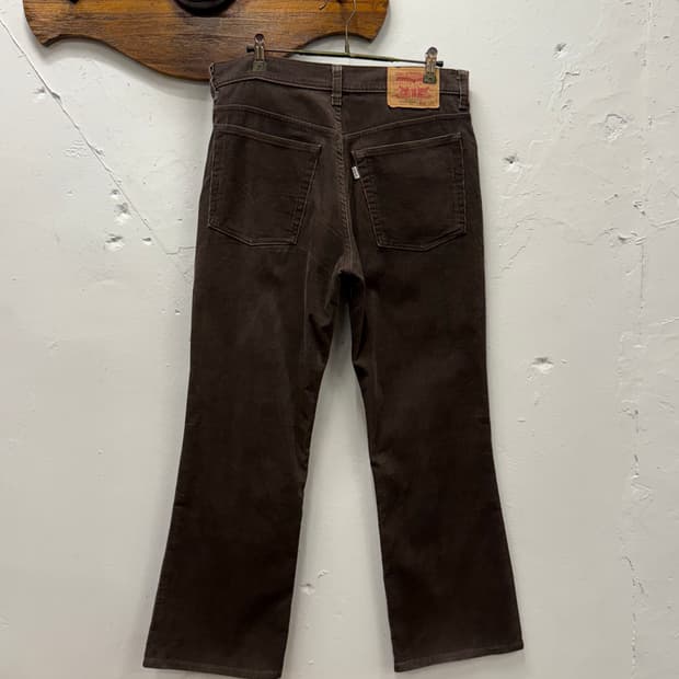 32) Levi’s 517-4056 Brown Corduroy Pants