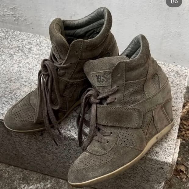 아쉬 웨지힐 카키색