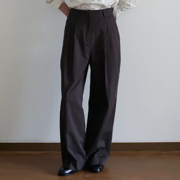 아르토 two tuck chino trousers_charcoal