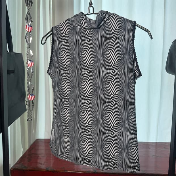 Geometric Pattern Op-Art Sleeveless