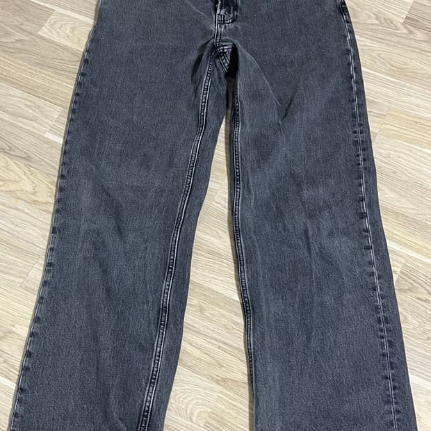 유니클로 jw앤더슨 스트레이트진 그레이