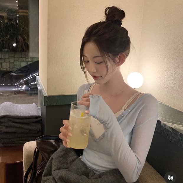 zaenio 글램 참 롱슬리브 _ 페일블루