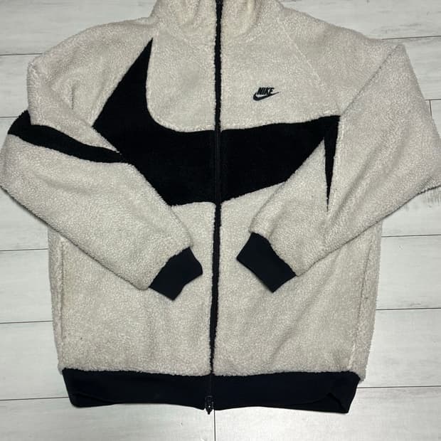 나이키 빅 스우시 후리스